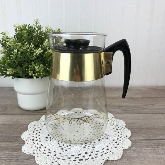 Vintage Pyrex Glass Coffee Carafe with Mid-Century Modern Gold Scroll Pattern - Picture 2 of 10